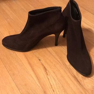 Stuart Weitzman booties in rich brown suede size 8